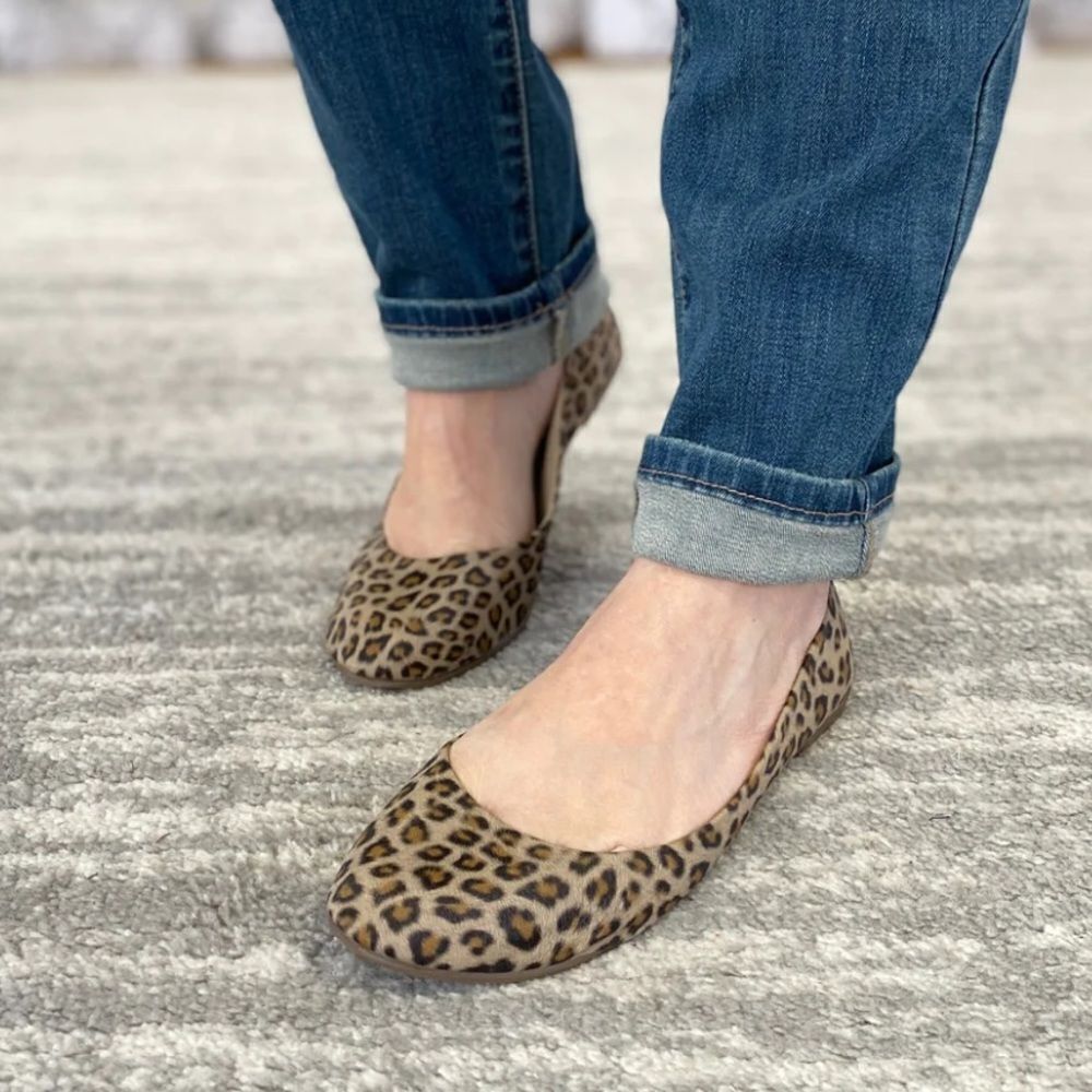 KALLI LEOPARD ANIMAL PRINT BALLARINAS POINTED TOE FAUX LEATHER FLAT WOME…